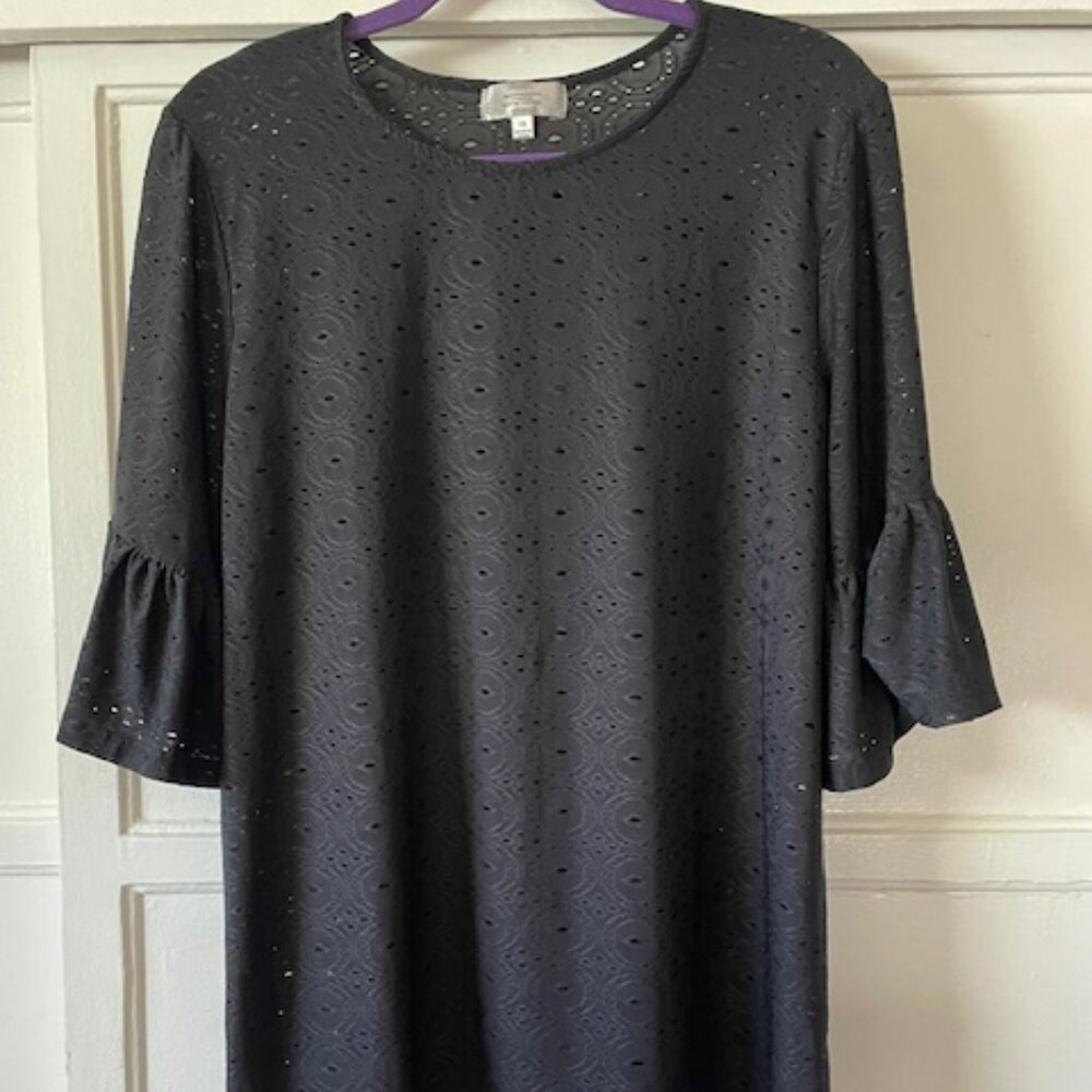 Women's Top Size 1X Black 3/4 Sleeve Plus Size Eyelet Bell Ruffled Sleeves